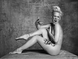 pornwhoresandcelebsluts:  Singer Pink (Alecia Moore) shows that she still has a rockin’ hot bod despite popping a kid out of her twat last year!