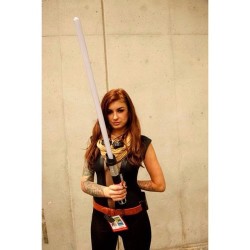 tristyntothesea:  In honor of #comiccon and the fact I’m not there 😭 here’se as Mara Jade Skywalker #girlscanlikestarwarstoo 📷: @victorrodriguezphoto 