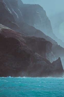 r2&ndash;d2:  Cliffs of the Na Pali Coast by (iamkory) 