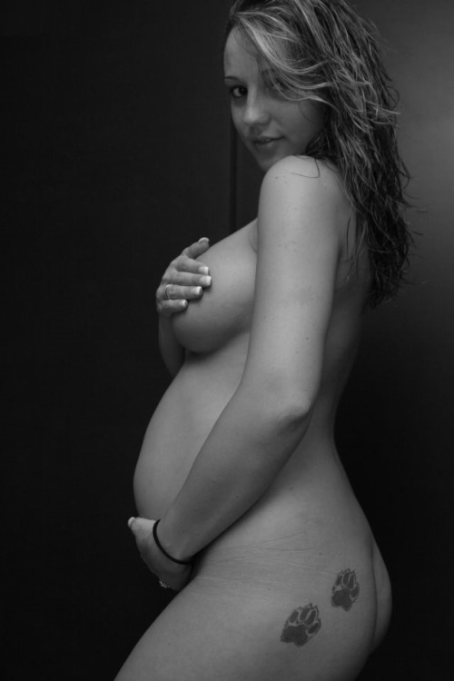 hyperpregnant:  Next Door Nikki aka Nikki Simms It’s too bad she didn’t do more shoots while pregnant because what little there is looks awesome.