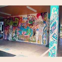Será que tem cantina mais linda que essa do Centro de Artes? #spraycan #ufes #centrodeartes #graffiti #boatarde