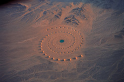 acetoxy:Desert Breath - Land Art by D.A.ST. Arteam (eastern Sahara, 1997)