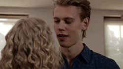 sparkhlez:   69shades:  tomlinsonparty:  This bit in the recent episode of The Carrie Diaries s l a y e d me. Jesus fuck.  OH MY GOD FUCK ME  THIS SCENE UNF 
