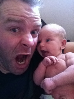 theperksofbeingseamus:  The correct way to take a selfie with your child…I’ve reblogged this like 6 times this week 