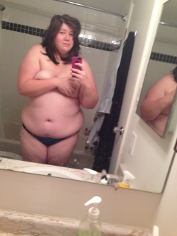 chubby-bunnies:  20 years old. Size 22 US. I’ve recently started to become comfortable with myself, and this website has been a great help, so I wanted to submit!  thespacedemon.  hey that’s me. 