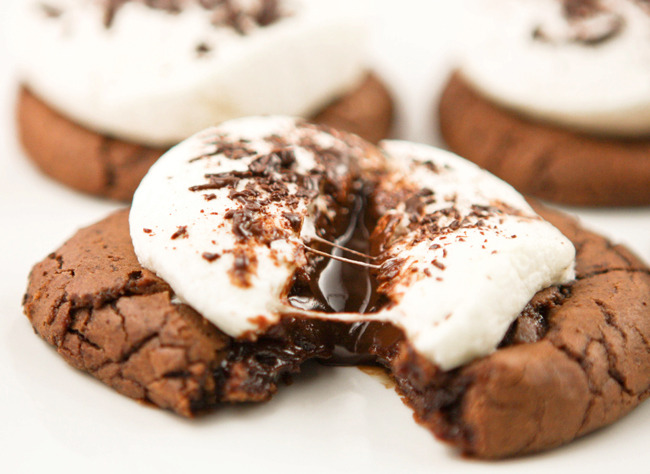 fullcravings:  Hot Cocoa Cookies 