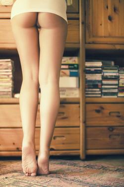 Feralsophisticate:  Yes, My Dear Girl. I Want That Book, Right Up On The Top Shelf.