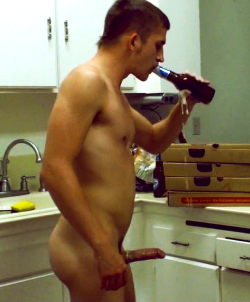 broswithoutclothes:  “Save me a slice