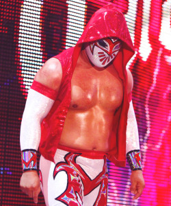 Mmm Sin Cara is looking fine in this pic!