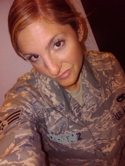 marinetits:  #Airforce #militarygirl 