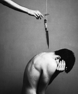 wecantescapethetruth:  believe-in-happieness:  inc-omparable:  visual representation of putting your trust in someone. This is honestly my favourite post ever.  This photo doesn’t even need a headline or something .You just understand.  the meaning