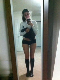 allaboutthe-ass:  came home from school and look, theres finally a gap #cheering  You got some nice legs.