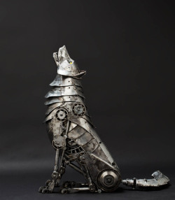 steampunktendencies:  Mechanical Wolf by Andrew Chase 