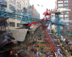 sailorstoner:  all0fherheart:  thalifeandtimes:  wordsnquotes:  culturenlifestyle:  City Museum: A 10-Story Former Shoe Factory Transformed into a Massive Urban PlaygroundThe 600,000 square-foot urban playground, City Museum, in St. Louis is probably