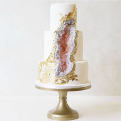 foodffs:  This New Geode Wedding Cake Trend Is Rocking The InternetReally nice recipes. Every hour.Show me what you cooked!Intricate Icings’ amethyst-inspired cake created by Rachel Teufel  I have to share this because it&rsquo;s too amazing!! First