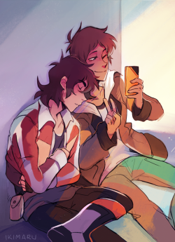 a couple more pics from late last year!and Lance is def sending that selfie to everyone lol