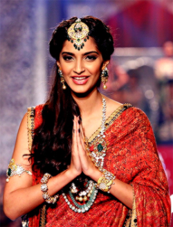 madhoshiyaan:    I have eclectic taste, and I love vintage style mixed with glamour and old world charm. -Sonam Kapoor