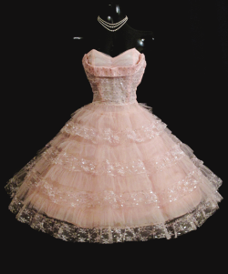 vintagegal:  1950s Strapless Metallic Pink Tulle Party Dress (via)