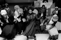 onyourtongue: Girls dancing in Wolverhampton club, England   - 1978  Chris Steele-Perkins photography 