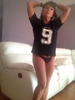 50fuckingandlovingit:  50fuckingandlovingit:  I know it’s only pre-season, but game 2 has been won! Who Dat, baby!!! Geaux Black and Gold!! 💋  Here’s another reblog for Thong Thursday…very fitting for a Thursday Night Game against the Atlanta