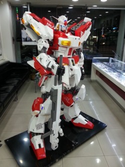 gunjap:  180cm Tall! Hi Nu Gundam Ver.Red: Another Amazing Papercraft