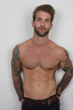 submissivetosir:     Andre Hamann   wow