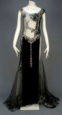 fawnvelveteen:late ‘20s or early ‘30s Art Deco Gown   