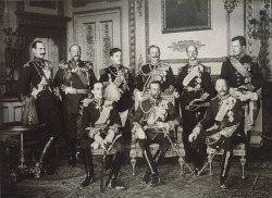 The Nine KingsIn May 1910, European royalty gathered in London for the funeral of King Edward VII.   Among the mourners were nine reigning kings, who were photographed  together in what very well may be the only photograph of nine reigning  European