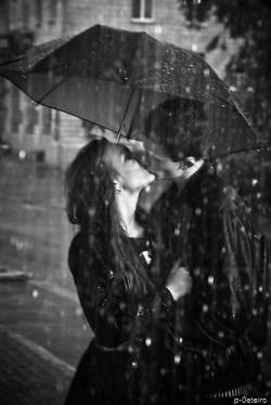 Дождь… поцелуй…