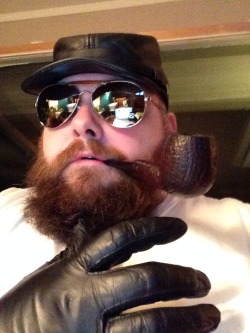 Big bear   beard   pipe   black leather gloves = unf.