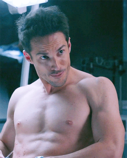 hotmal3celebrities:  Michael Trevino - Roswell, New Mexico
