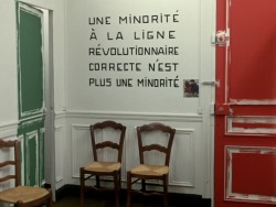 Une minoritè à la ligne rèvolutionnaire correcte n'est plus une minoritèLa Chinoise, Jean Luc Godard (1967)