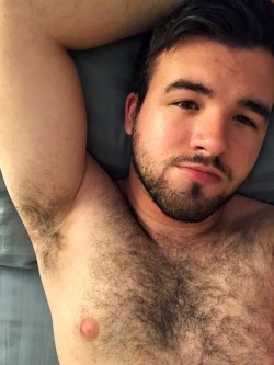 hausofdicks:To that guy that wanted to jerk off to my armpits, this one’s for you. Enjoy yourself.
