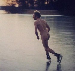 Ice skating in the buff 😀, real hardcore nudist