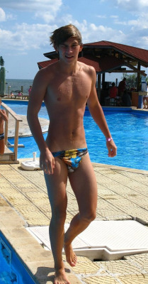 just-a-twink-again:  tom-gayle:  #gay #pics