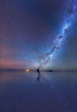earthunboxed:  Dancing among the stars in Salar de Uyuni, Bolivia | by Xiaohua Zhao