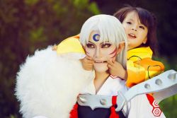 tallestsilver:  stoneofagony:  Sesshoumaru and RinAKA The most adorable cosplay photo I’ve ever seen in my life.(source)  This is amazing