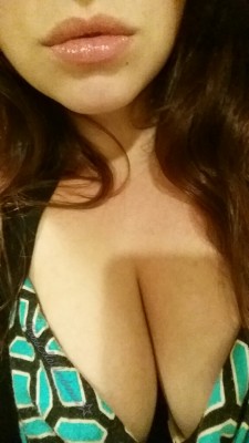 missellaandrews:  Sexy Mother Pucker XL lip plumper is amazing. Don’t you think?