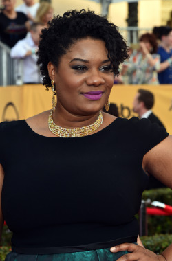 whenwindy:  ikonicgif: Adrienne C. Moore attends the 21st Annual Screen Actors Guild Awards   That HAIR