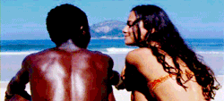 black-men-white-women:  kiss on beachhttp://www.facebook.com/BM.WW.LOVEhttp://black-men-white-women.tumblr.com 