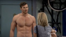superherofan:  Check out more pics at my Derek Theler gallery.
