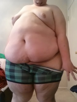 beautifulchubs:  Enjoy :D http://jarebear1267.tumblr.com Submission by jarebear1267 Drools. Please please just go a little lower for me! Or turn around! :-D 