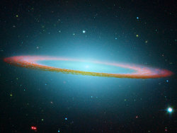 tessladapanda:The Sombrero Galaxy in Infrared