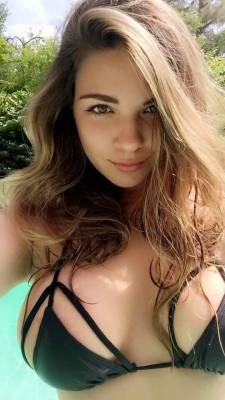 bikini-selfies:  Jessica