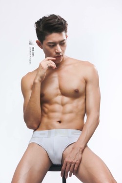 hunkxtwink:Justin Hsieh Photography Model: Adam/營養師