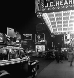 undr:Fred Stein. Theater Marquee, New York City, 1947