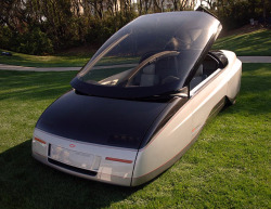 carsthatnevermadeit:  carsthatnevermadeit:  Chevrolet Express Concept, 1987. Featuring a canopy roof, carbon fibre body and gas turbine engine, the Express was capable of 220kph. The car had drive-by-wire controls, instrumentation and cameras replacing