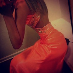 fitness-barbie:  f0rever—in—paradise:  dress 👌 #prom #dress #yes #omg #amazing #lovelg #orange #apricot #cute #design #fashion #style #formal #blonde #girl #igdaily #igers #instamood #instahub #instagood #iphonesia #tan pic off my phone of my prom