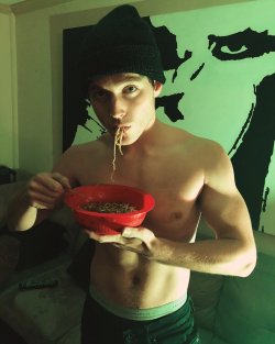 loganlermansboyfriend:  froy back in the usa for a solid 24 hours, channeling oscar isaac with some raMan noodles ™ ➖