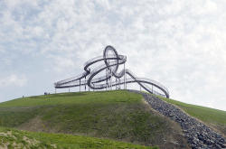 the-absolute-best-posts:  ive-been-triggered-by-kankri: likeafieldmouse: Heike Mutter &amp; Ulrich Genth - Tiger &amp; Turtle (2011) - A walk-along “roller coaster” HOW THE FUCK DO YOU DO THE LOOP-DE-LOOP DO YOU HAVE TO RUN AND DO YOUR BEST OR WHAT